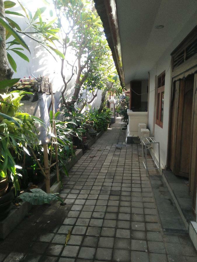 Made House Homestay And Dormitory Sanur  Exterior photo